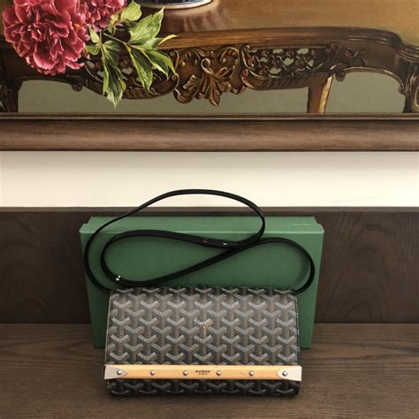 goyard pm clutch